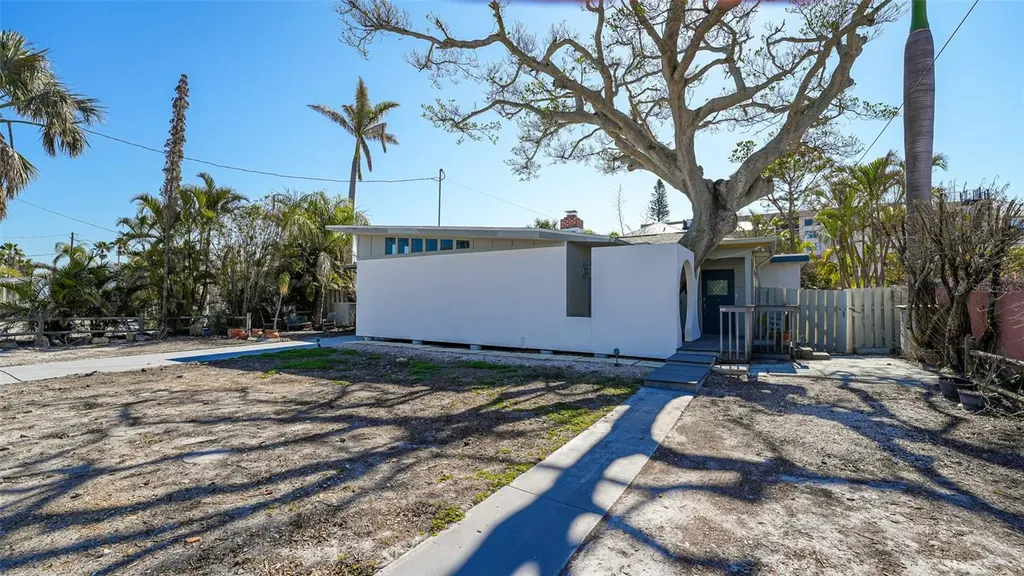 132 Harrison Drive Sarasota FL 34236