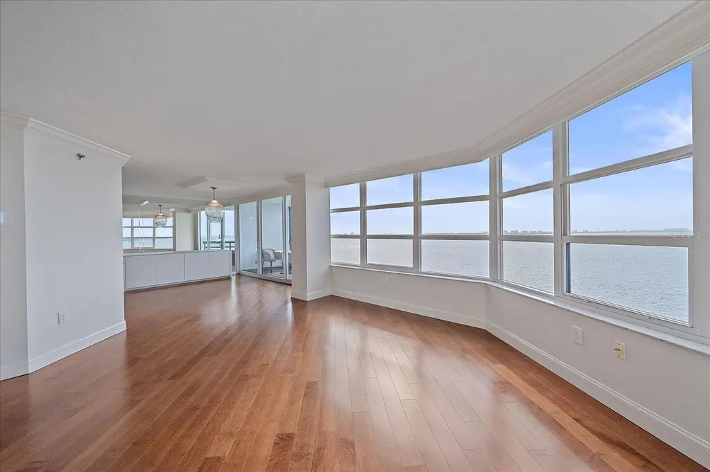 888 Boulevard Of The Arts Sarasota FL 34236