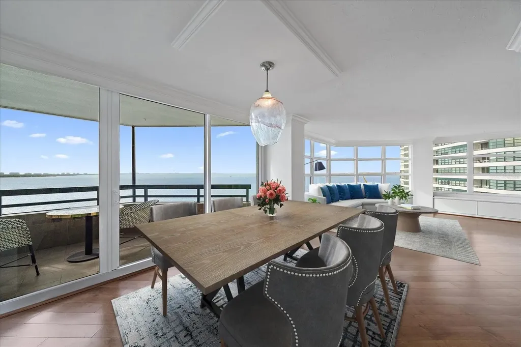 888 Boulevard Of The Arts Sarasota FL 34236