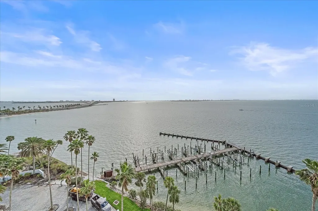 888 Boulevard Of The Arts Sarasota FL 34236