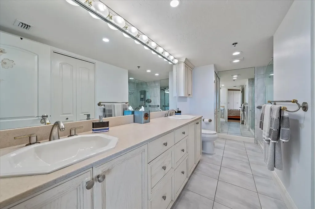 888 Boulevard Of The Arts Sarasota FL 34236