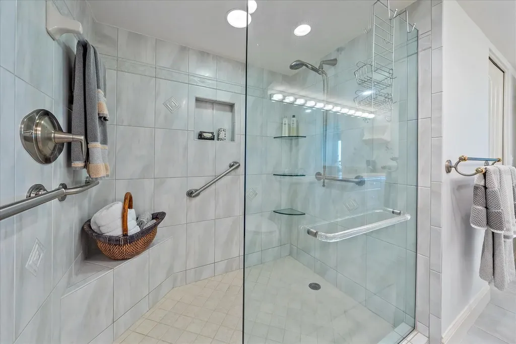 888 Boulevard Of The Arts Sarasota FL 34236