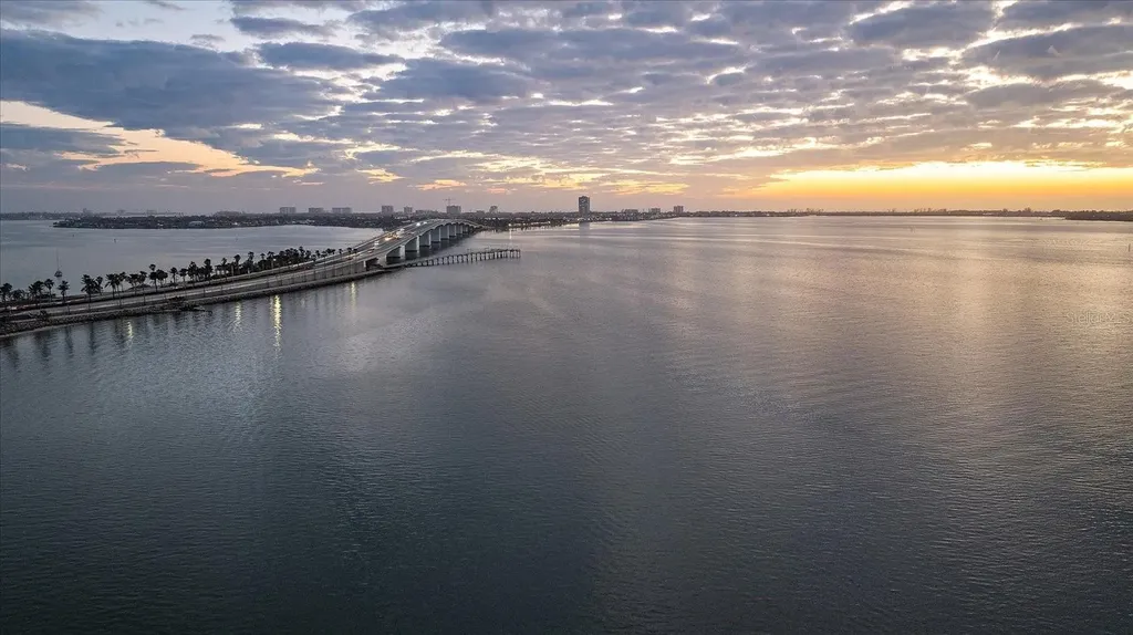 888 Boulevard Of The Arts Sarasota FL 34236