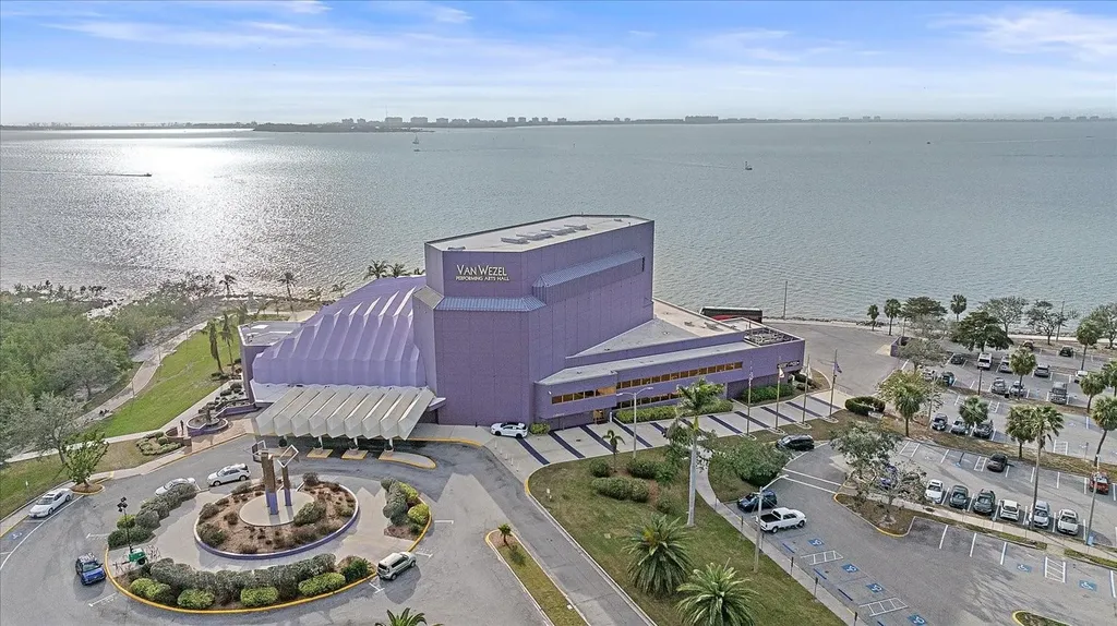 888 Boulevard Of The Arts Sarasota FL 34236