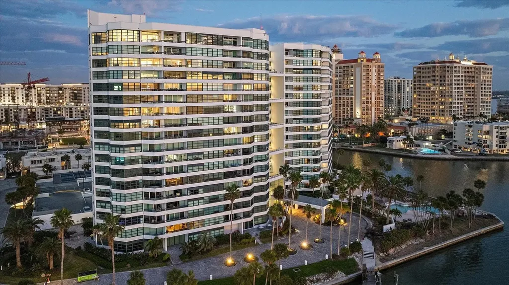 888 Boulevard Of The Arts Sarasota FL 34236