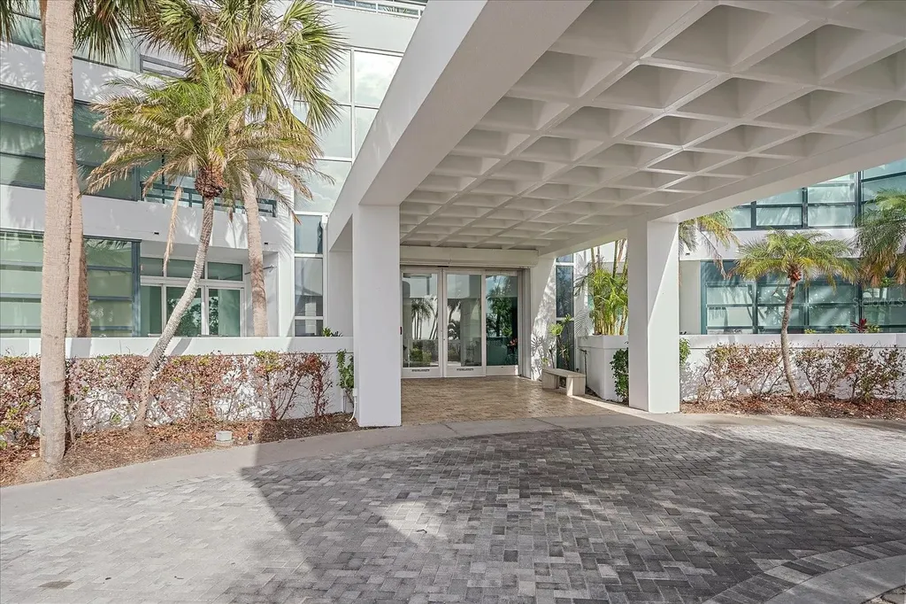 888 Boulevard Of The Arts Sarasota FL 34236