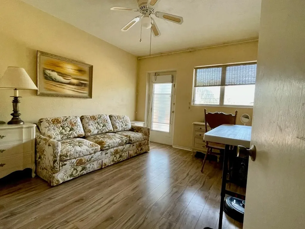 4060 55th Street N Kenneth City FL 33709