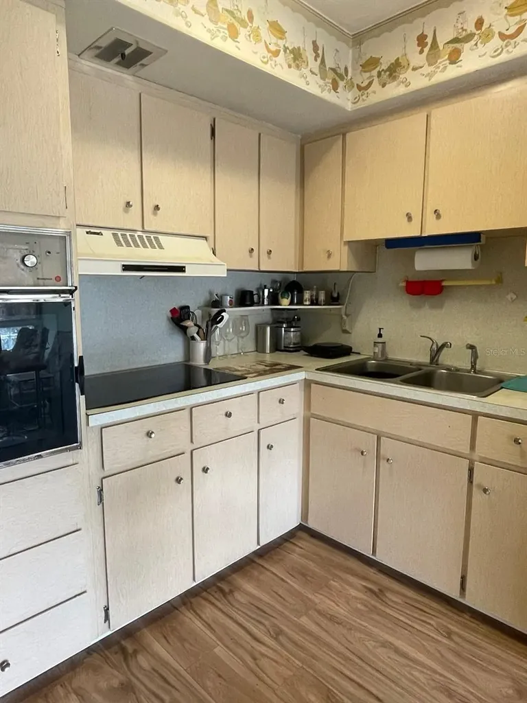 4060 55th Street N Kenneth City FL 33709