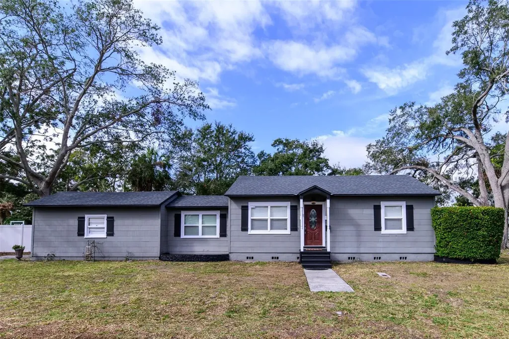 3530 Oak Street NE St Petersburg FL 33704