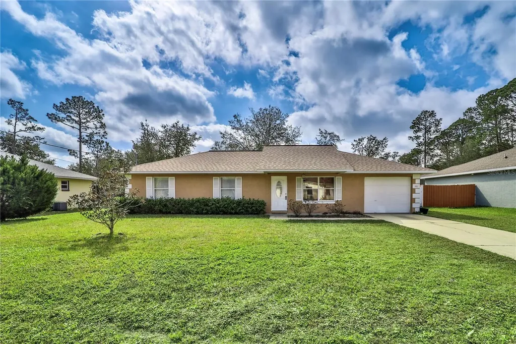 102 Raemoor Drive Palm Coast FL 32164
