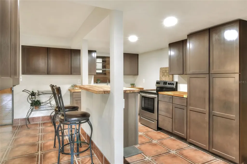 1880 N Crystal Lake Drive Lakeland FL 33801