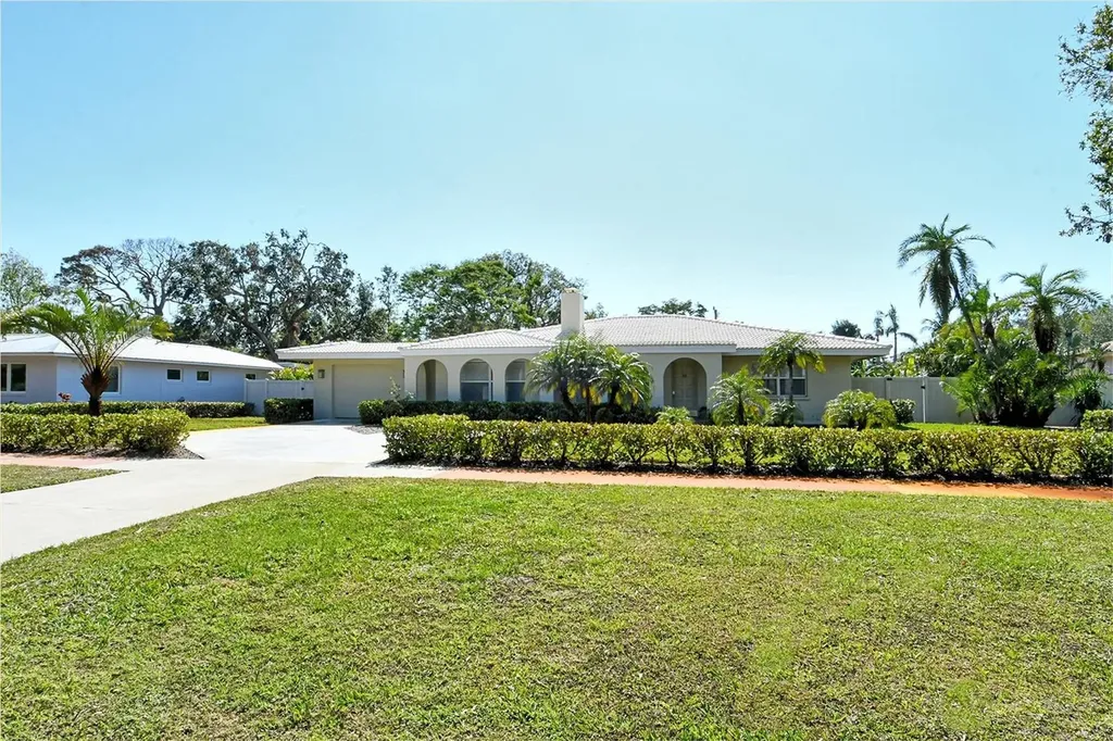 470 Acacia Drive Sarasota FL 34234