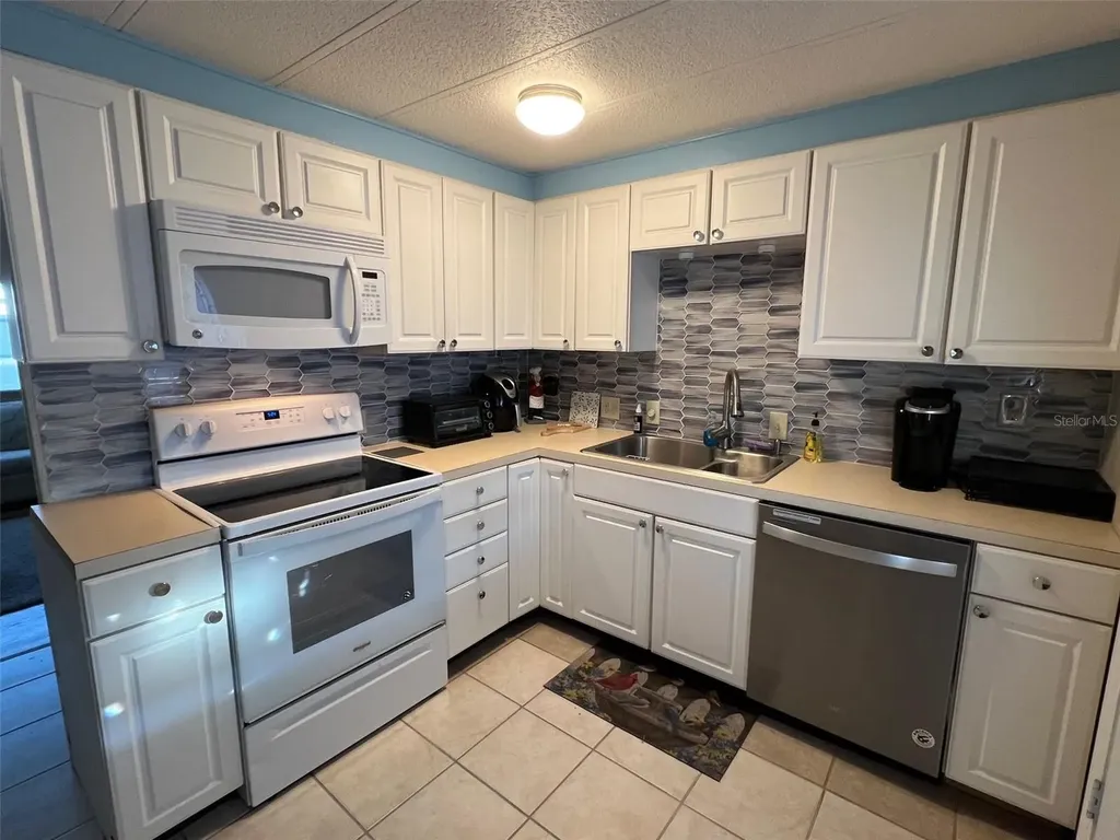 220 Royal Palm Circle Largo FL 33778