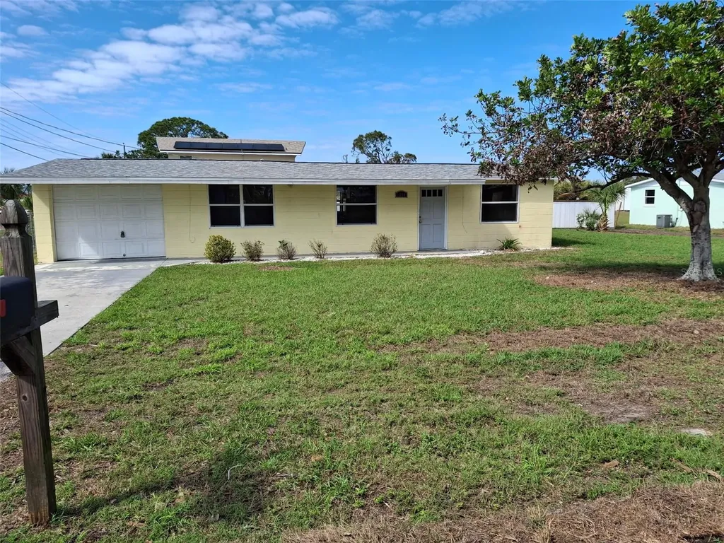 1290 Drury Lane Englewood FL 34224