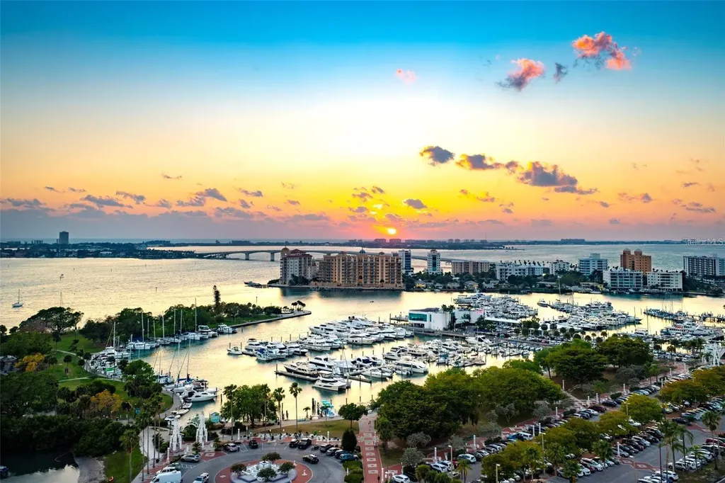 111 S Pineapple Avenue Sarasota FL 34236
