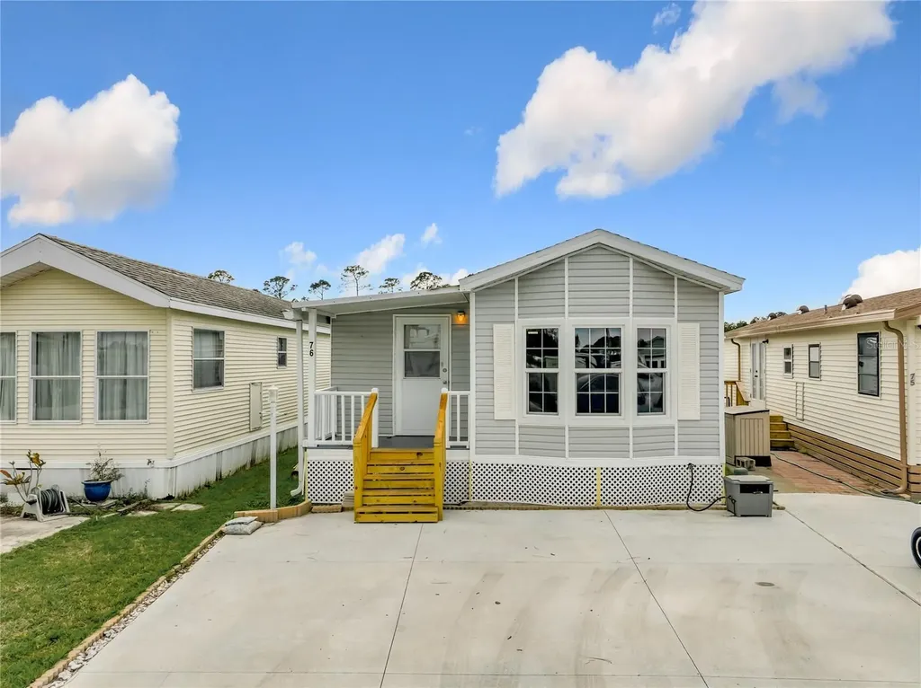 76 Eagle Point S Osteen FL 32764