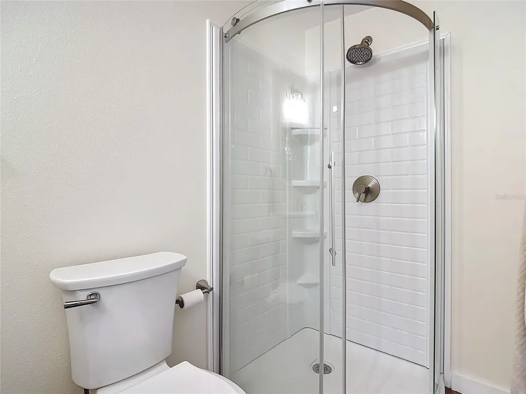 76 Eagle Point S Osteen FL 32764