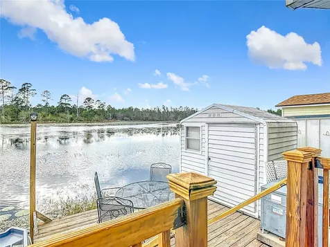 76 Eagle Point S Osteen FL 32764