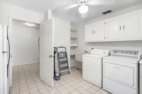 2626 NW 7th Road Gainesville FL 32607