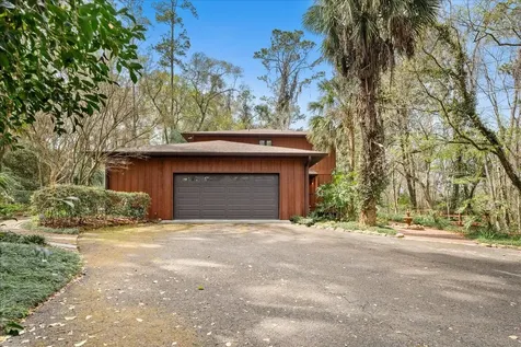 2626 NW 7th Road Gainesville FL 32607