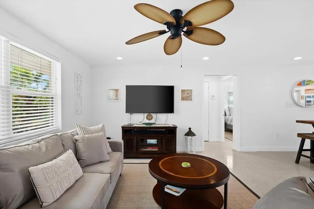 327 Avenida Milano Sarasota FL 34242