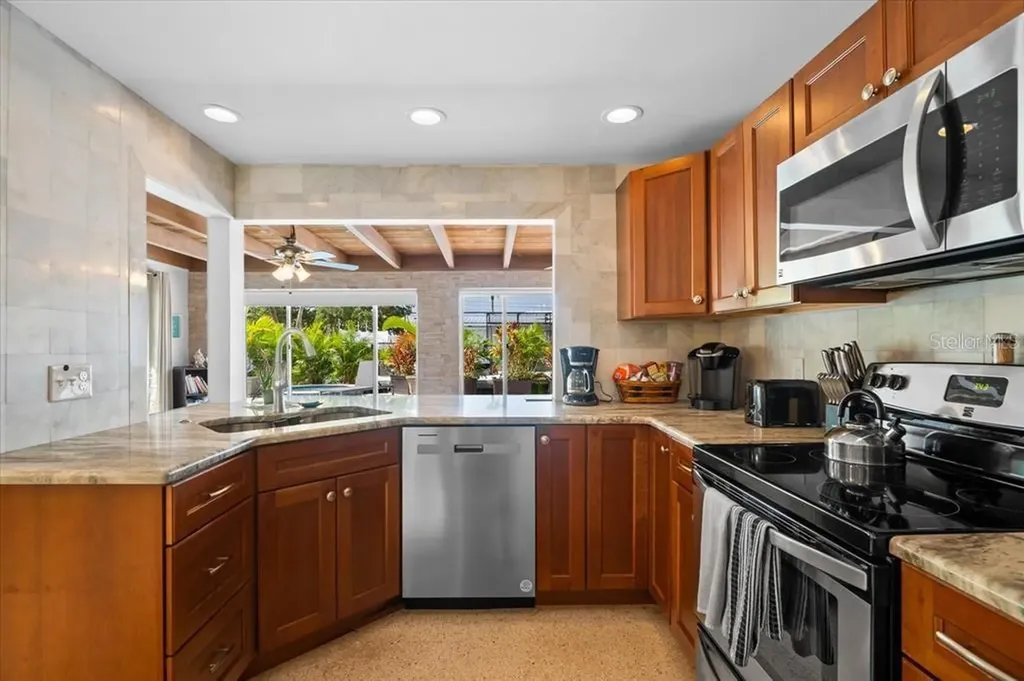 327 Avenida Milano Sarasota FL 34242