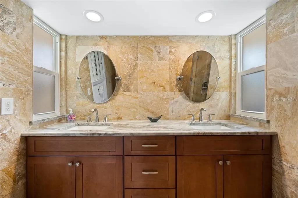 327 Avenida Milano Sarasota FL 34242