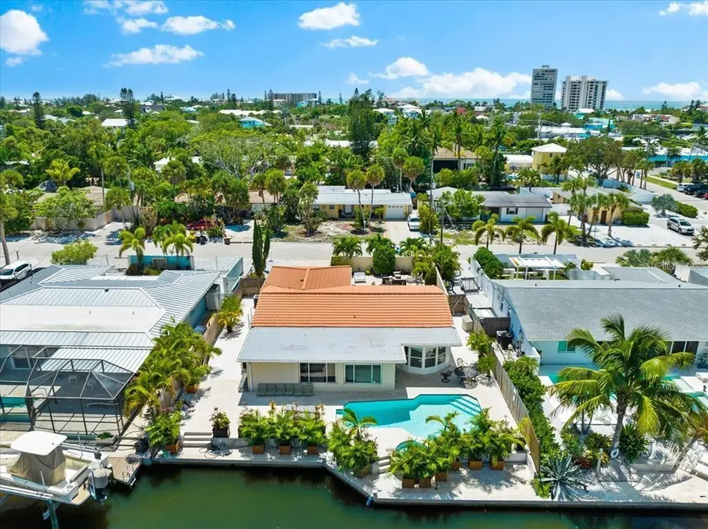 327 Avenida Milano Sarasota FL 34242