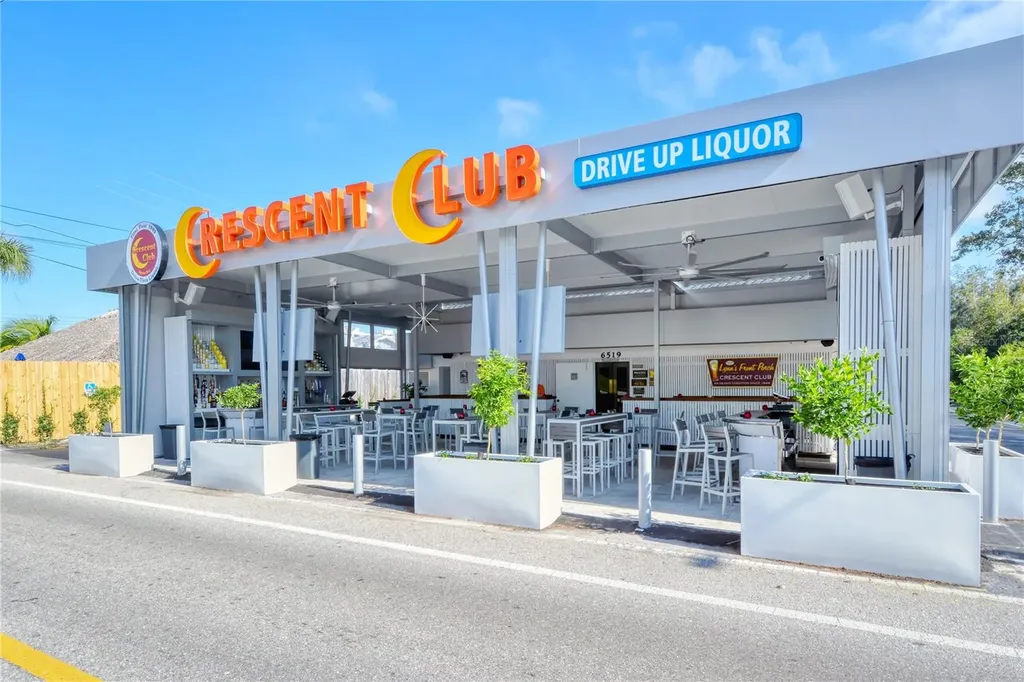 327 Avenida Milano Sarasota FL 34242