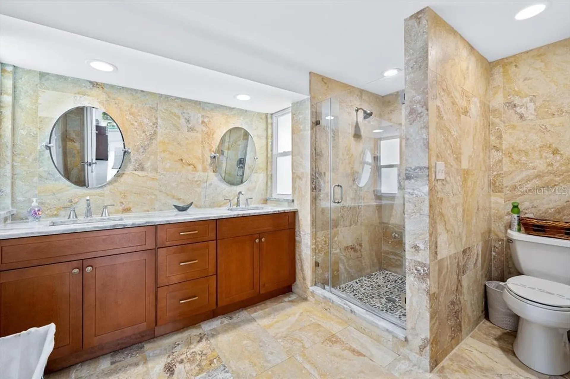 327 Avenida Milano Sarasota FL 34242