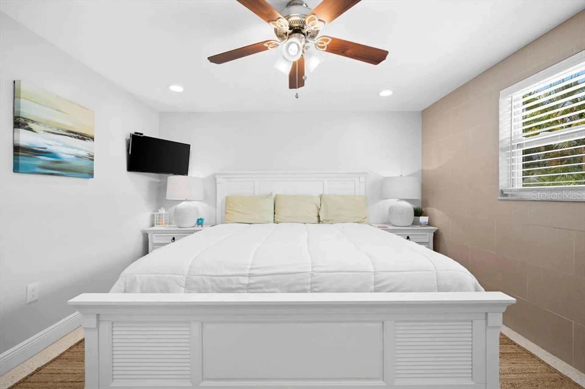 327 Avenida Milano Sarasota FL 34242