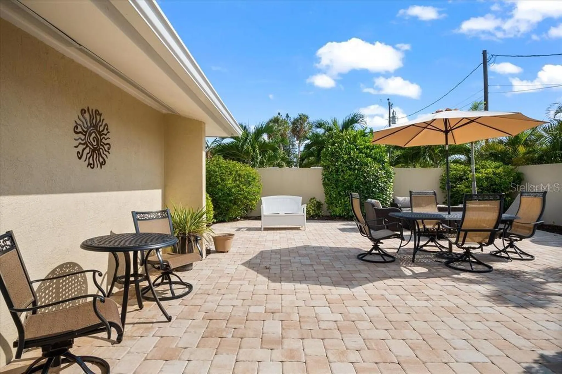 327 Avenida Milano Sarasota FL 34242