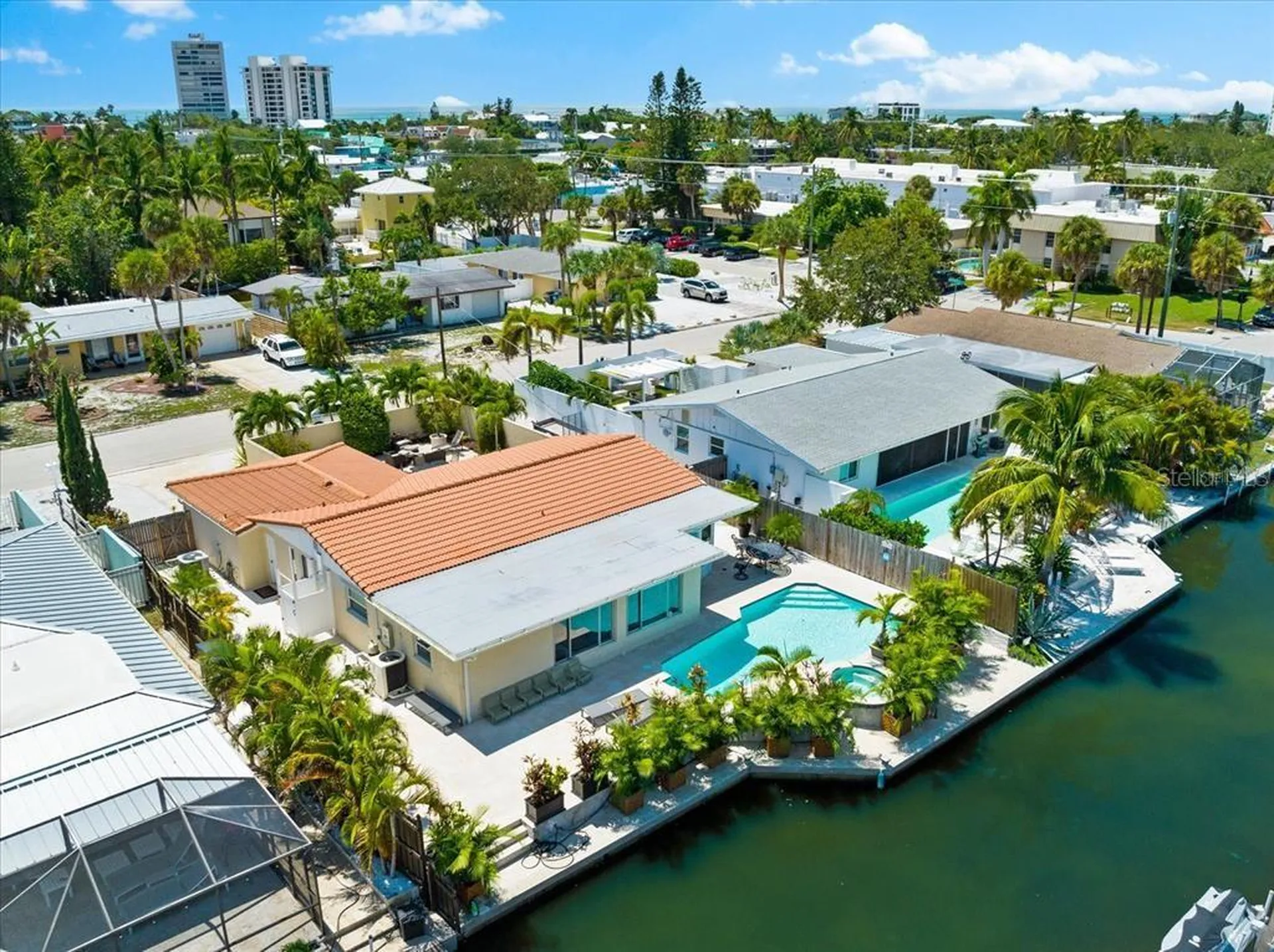 327 Avenida Milano Sarasota FL 34242