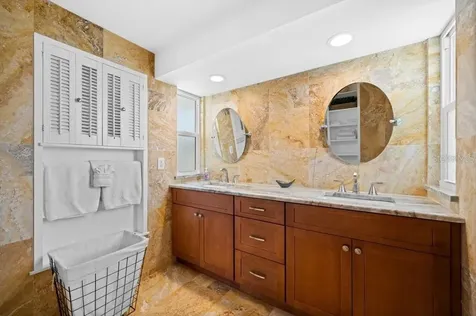327 Avenida Milano Sarasota FL 34242