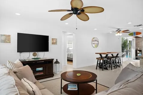 327 Avenida Milano Sarasota FL 34242