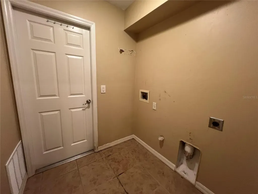 1722 NW 18th Terrace Cape Coral FL 33993