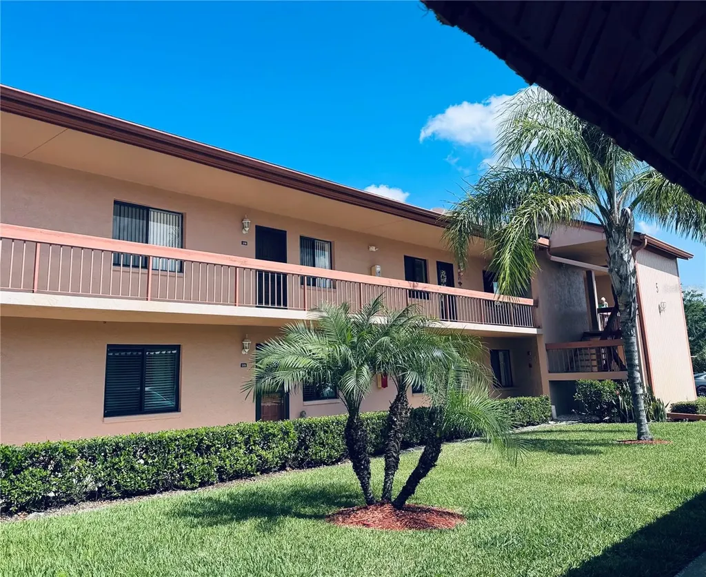 106 Lakeside Court Oldsmar FL 34677