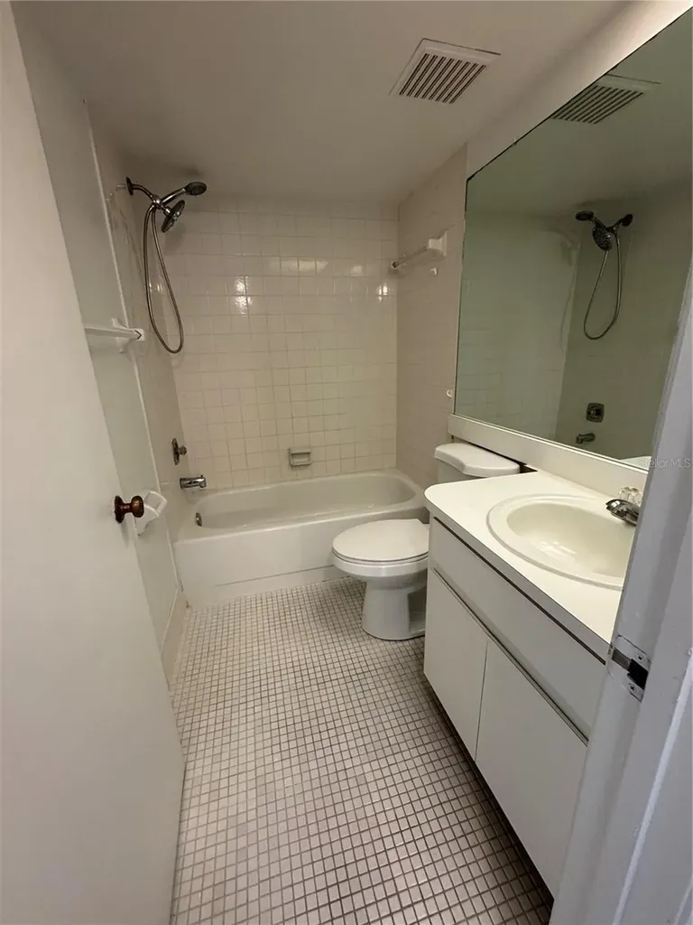 106 Lakeside Court Oldsmar FL 34677
