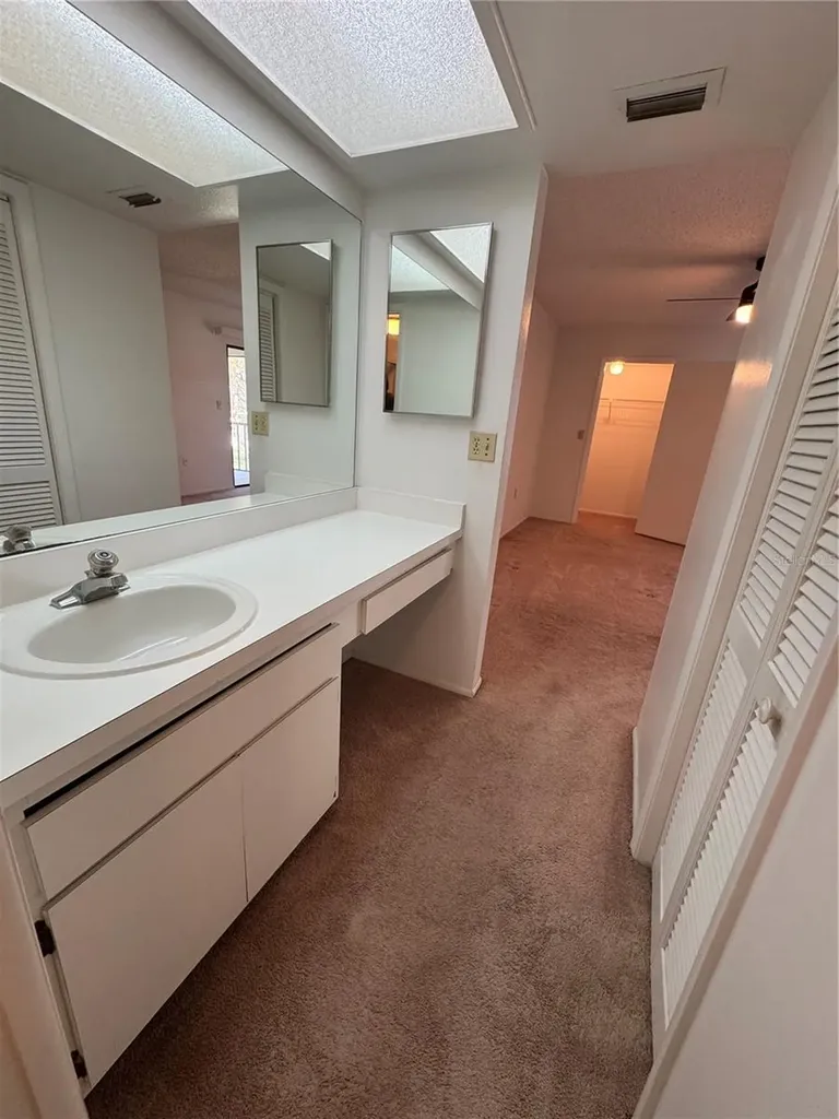 106 Lakeside Court Oldsmar FL 34677
