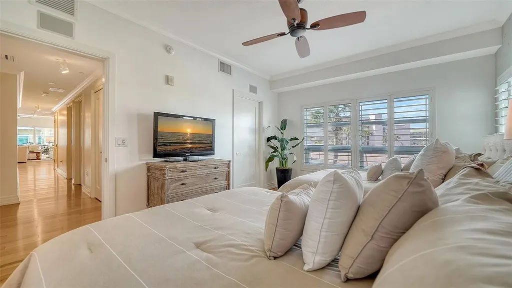 6512 Midnight Pass Road Sarasota FL 34242