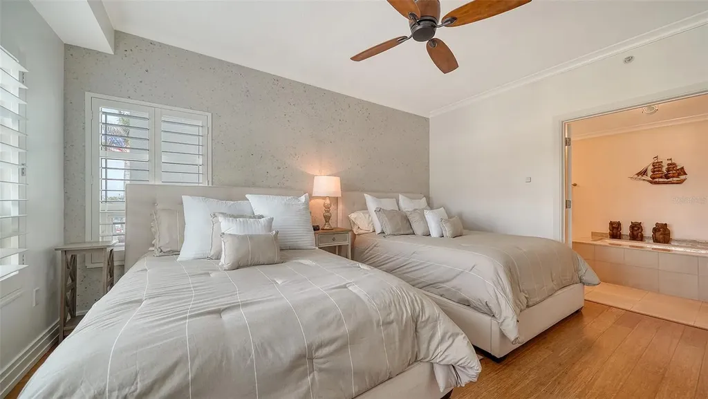 6512 Midnight Pass Road Sarasota FL 34242