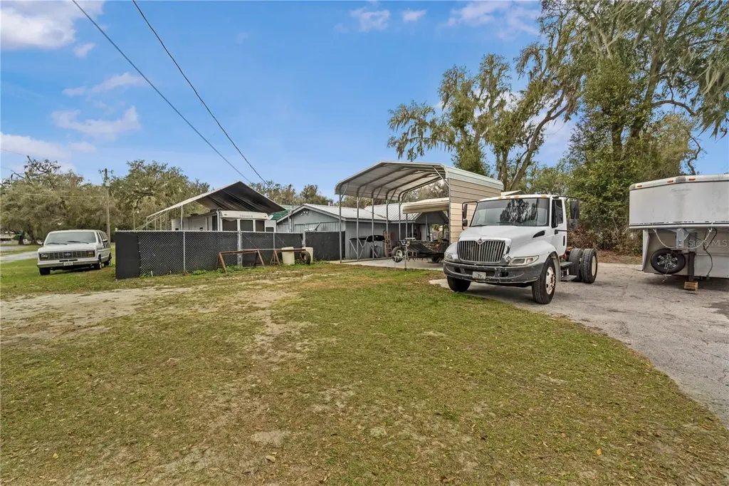 2280 N C 470 Lake Panasoffkee FL 33538