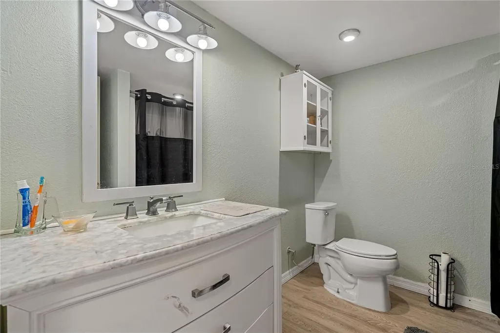 2280 N C 470 Lake Panasoffkee FL 33538