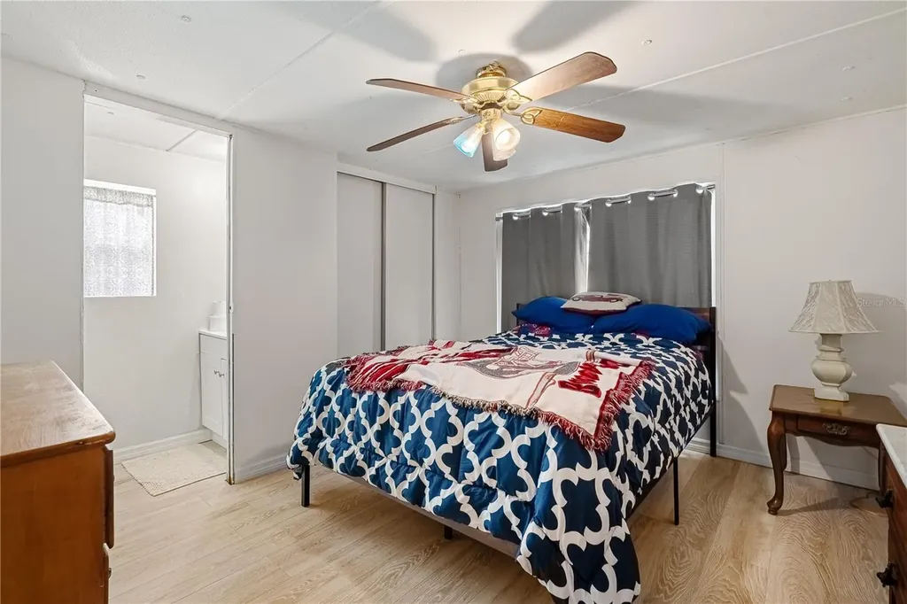 2280 N C 470 Lake Panasoffkee FL 33538