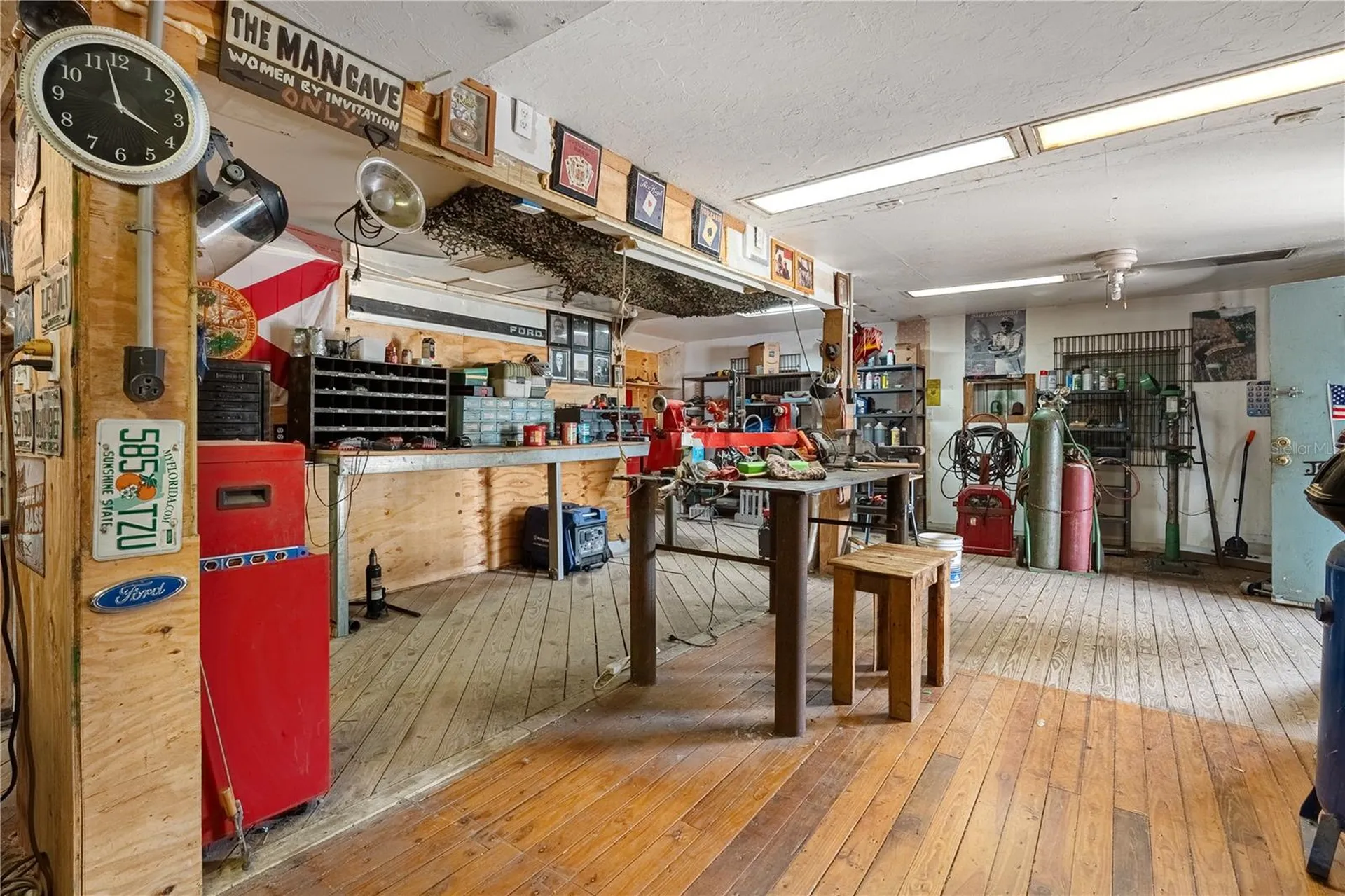 2280 N C 470 Lake Panasoffkee FL 33538