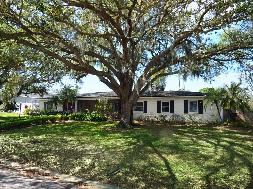1101 King Arthur Court Valrico FL 33594