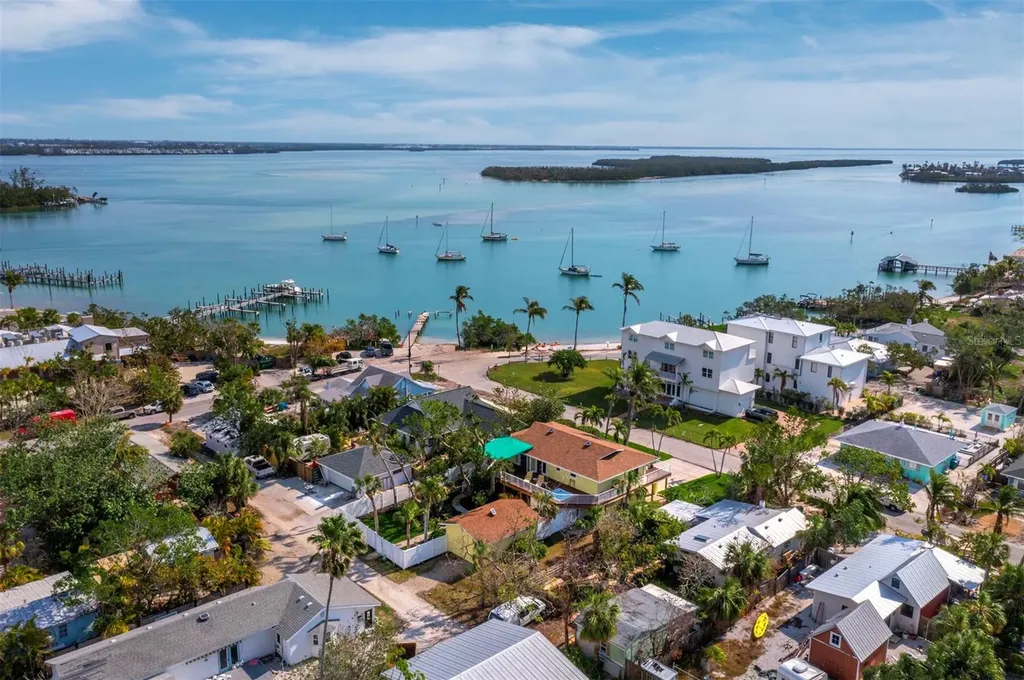 691 Linley Street Longboat Key FL 34228