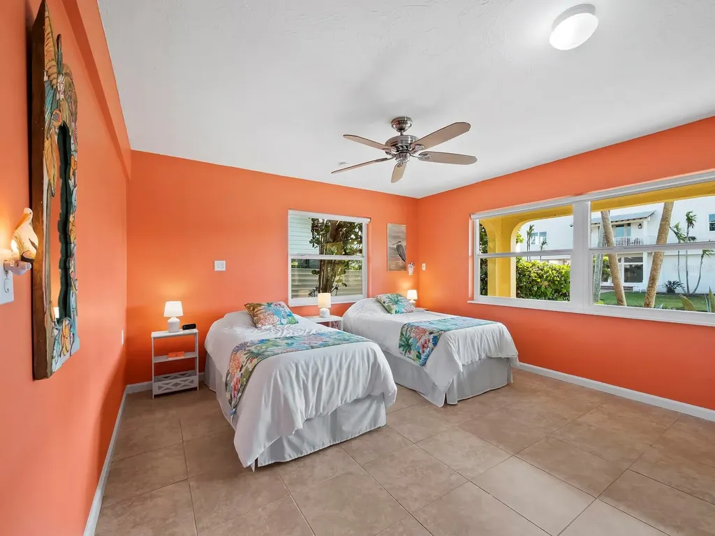 691 Linley Street Longboat Key FL 34228