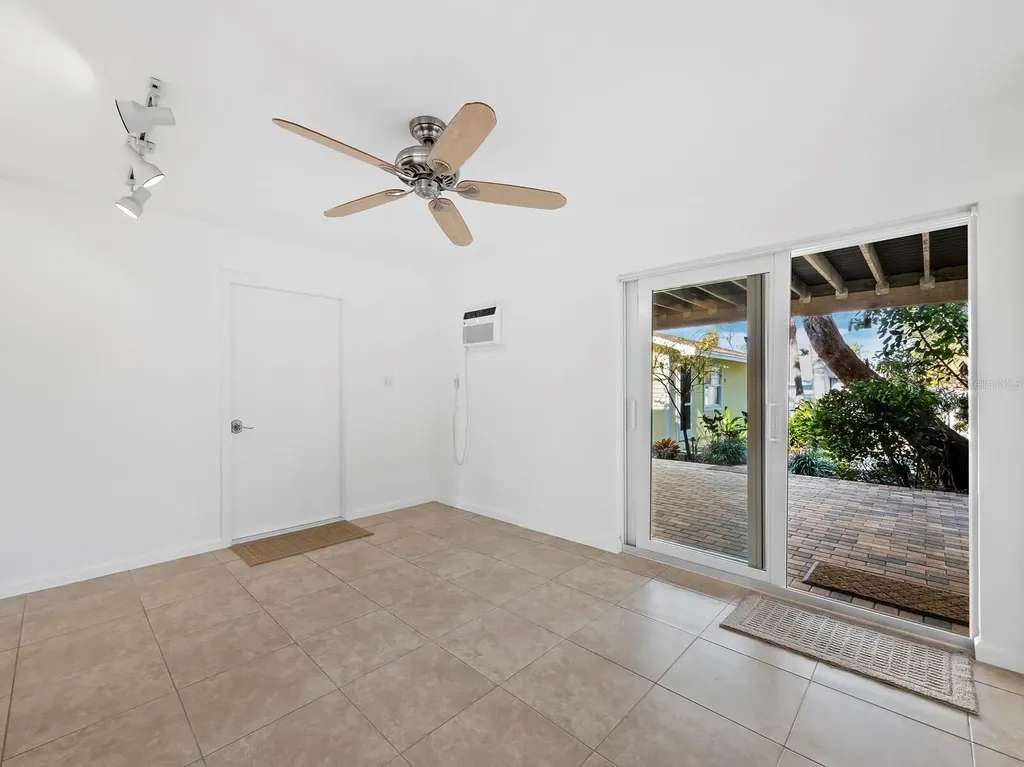 691 Linley Street Longboat Key FL 34228