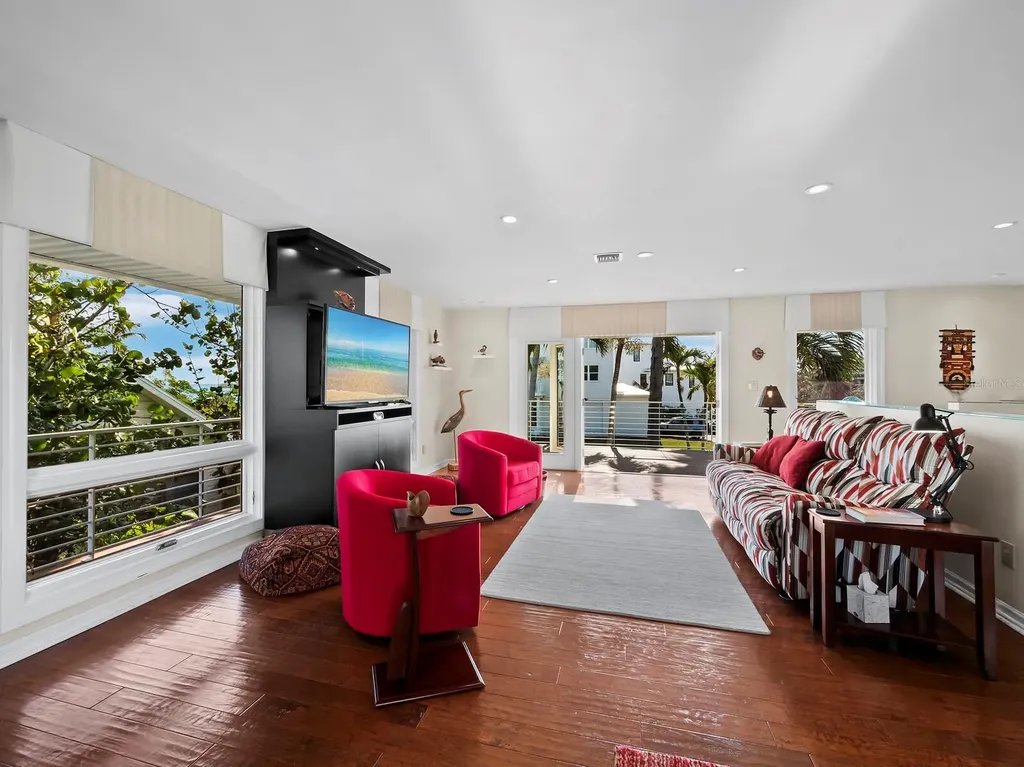 691 Linley Street Longboat Key FL 34228